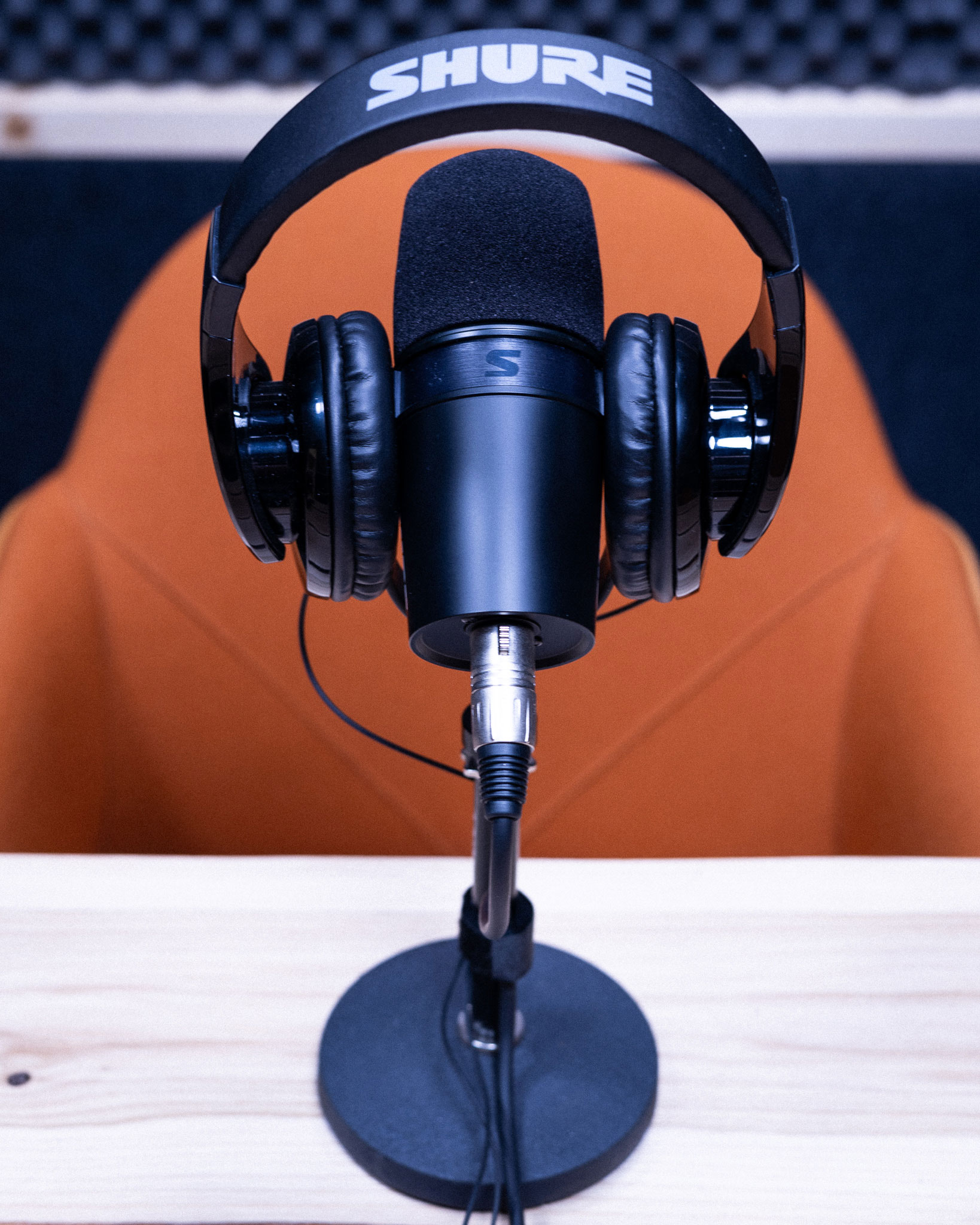 Podcastrent-heli-shure-mikrofoon-stuudio